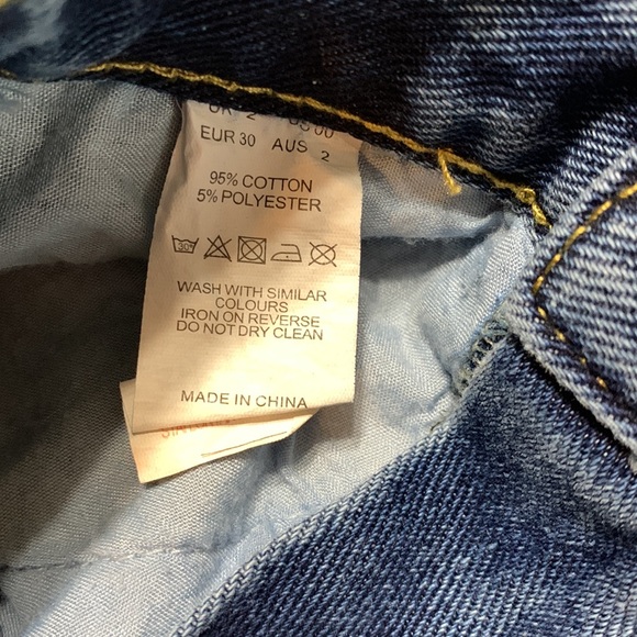 NWT* Pretty Little Thing Barrel Leg Split Hem Jeans - Picture 9 of 9